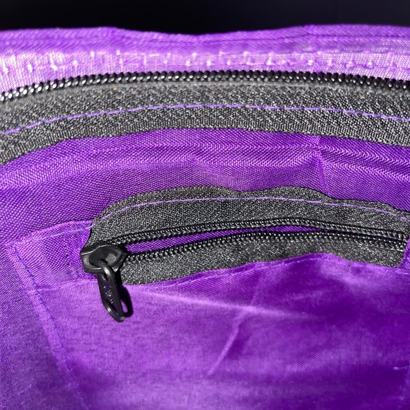 Embroidered bag - Picture 3 of 4